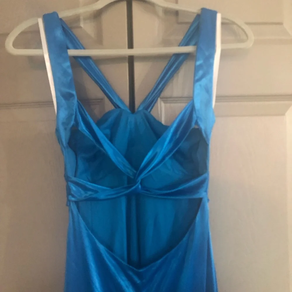 Gorgeous Blue Gown! - Picture 7 of 7